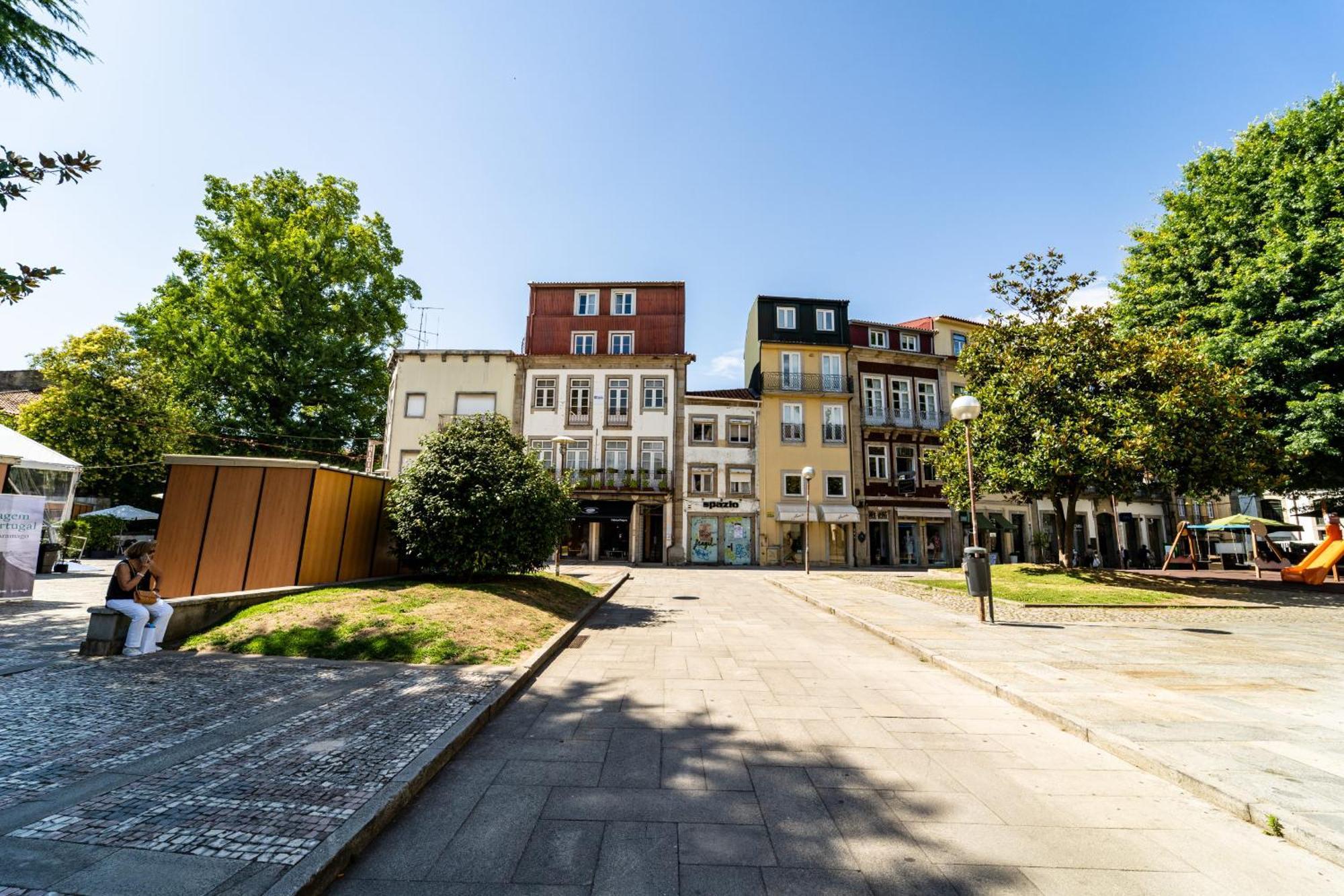 On The Square Flat - City Center By House And People Braga Buitenkant foto